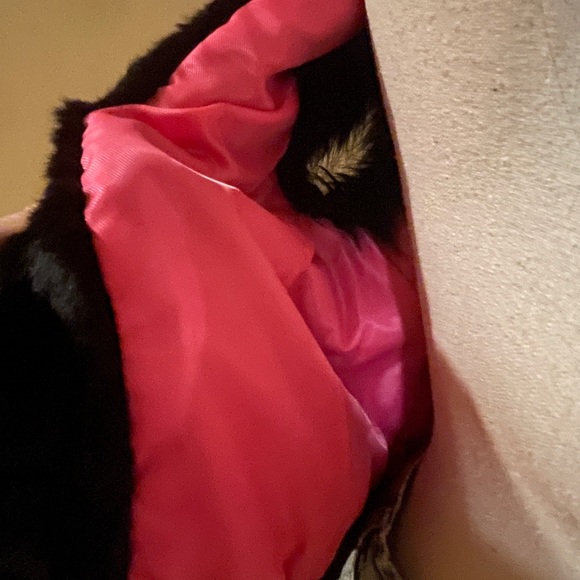 BRAND NEW black faux fur vest ๐ค - Picture 2 of 9